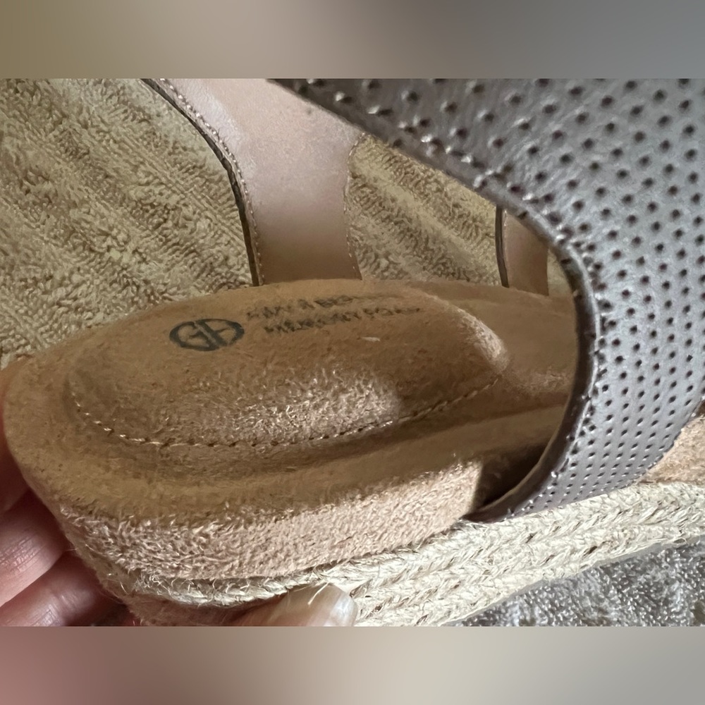 👡 NWOB! Giani Bernini Tan Sandals - Picture 11 of 12